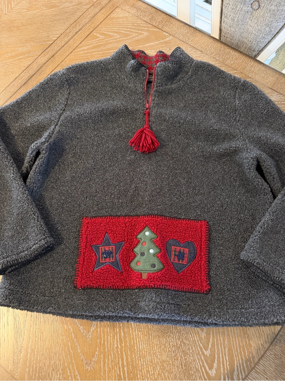 C&B Sport/croft & barrow Women’s Gray Zip-Up Sherpa Pullover with Red Appliqué